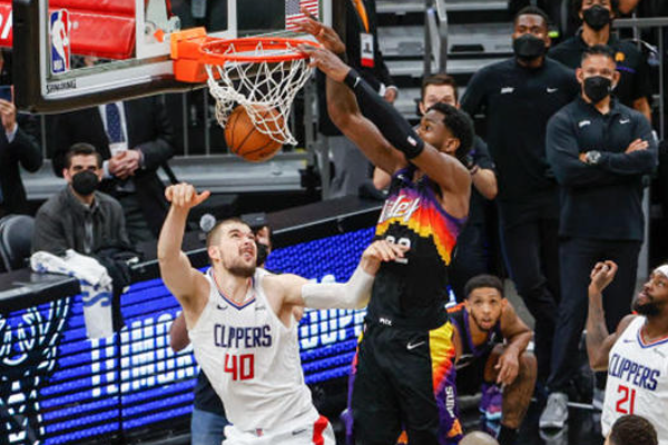 籃球比賽中常見(jiàn)的戰(zhàn)術(shù)有哪些？